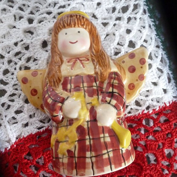 Vintage Sakura Salt & Pepper Shakers Gathering of the Angels Holiday Debbie Mumm - Picture 3 of 12